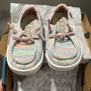 Toddler hey dudes size 6